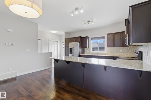 39 Greenbury Boulevard, Spruce Grove, AB - Indoor Photo Showing Kitchen With Upgraded Kitchen