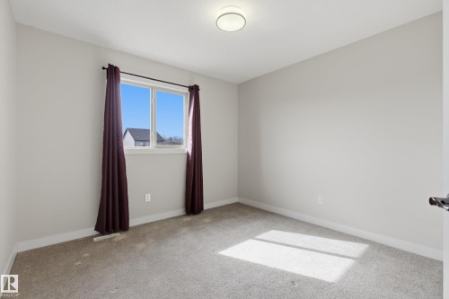 39 Greenbury Boulevard, Spruce Grove, AB - Indoor Photo Showing Other Room