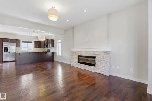 39 Greenbury Boulevard, Spruce Grove, AB - Indoor Photo Showing Living Room With Fireplace