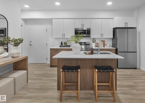 105 3715 141 Street, Edmonton, AB - Indoor Photo Showing Kitchen With Upgraded Kitchen