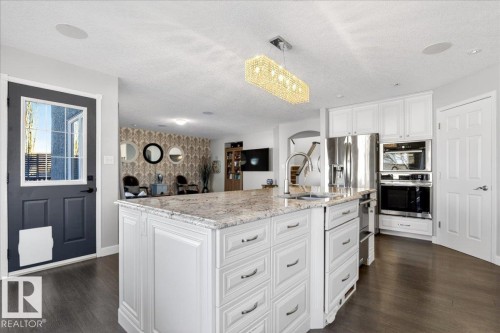 22 Harvest Bay, Stony Plain, AB - Indoor Photo Showing Kitchen With Upgraded Kitchen