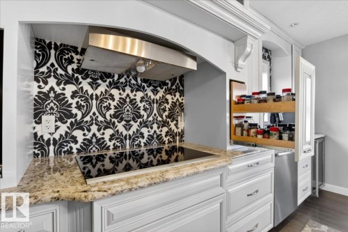 22 Harvest Bay, Stony Plain, AB - Indoor Photo Showing Kitchen