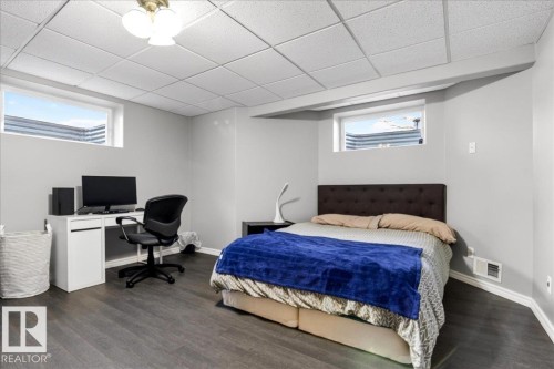22 Harvest Bay, Stony Plain, AB - Indoor Photo Showing Bedroom