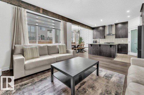 2107 14 Avenue, Edmonton, AB - Indoor Photo Showing Living Room