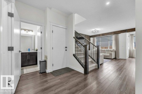 2107 14 Avenue, Edmonton, AB - Indoor Photo Showing Other Room