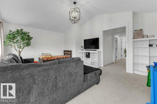 2107 14 Avenue, Edmonton, AB - Indoor