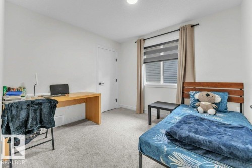 2107 14 Avenue, Edmonton, AB - Indoor Photo Showing Bedroom