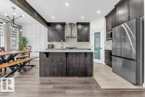 2107 14 Avenue, Edmonton, AB - Indoor Photo Showing Kitchen With Upgraded Kitchen
