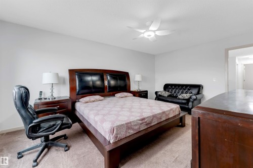 3048 16 Avenue, Edmonton, AB - Indoor Photo Showing Bedroom