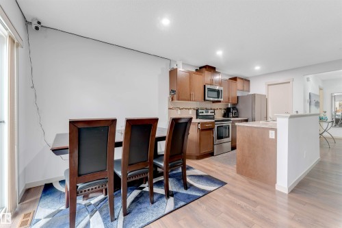 3048 16 Avenue, Edmonton, AB - Indoor Photo Showing Kitchen