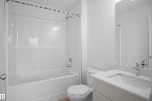 23 531 Merlin Landing, Edmonton, AB - Indoor Photo Showing Bathroom