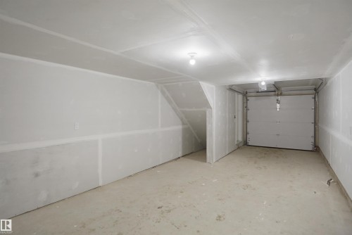 23 531 Merlin Landing, Edmonton, AB - Indoor Photo Showing Garage