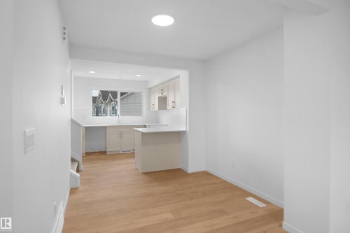 23 531 Merlin Landing, Edmonton, AB - Indoor Photo Showing Other Room