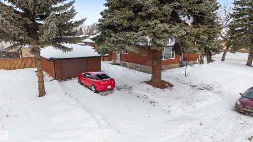 View of yard layered in snow - 12202 45 Street, Edmonton, AB - Outdoor