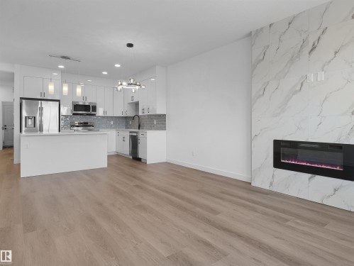 5225 47 Ave, Calmar, AB - Indoor Photo Showing Kitchen With Fireplace With Upgraded Kitchen