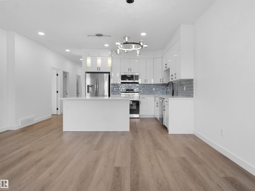 5225 47 Ave, Calmar, AB - Indoor Photo Showing Kitchen With Upgraded Kitchen