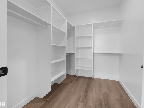 5225 47 Ave, Calmar, AB - Indoor With Storage