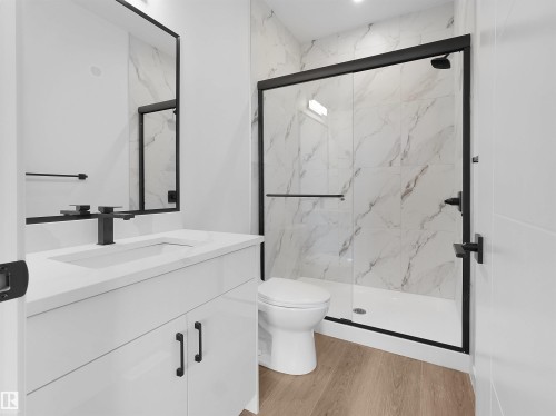5225 47 Ave, Calmar, AB - Indoor Photo Showing Bathroom