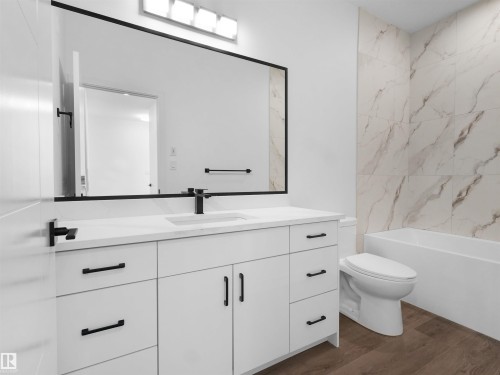 5225 47 Ave, Calmar, AB - Indoor Photo Showing Bathroom