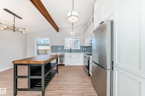 4916 116A Street, Edmonton, AB - Indoor Photo Showing Kitchen With Upgraded Kitchen