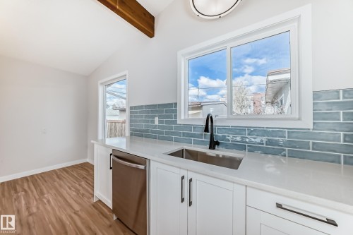 4916 116A Street, Edmonton, AB - Indoor Photo Showing Kitchen