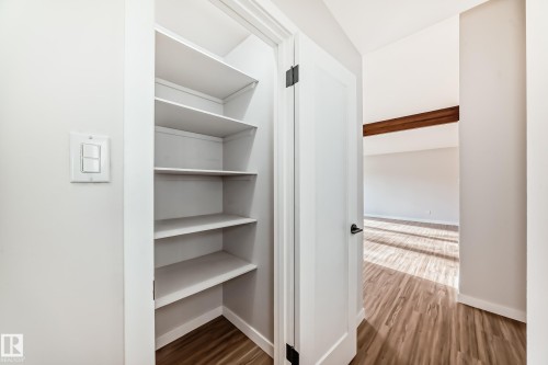 4916 116A Street, Edmonton, AB - Indoor