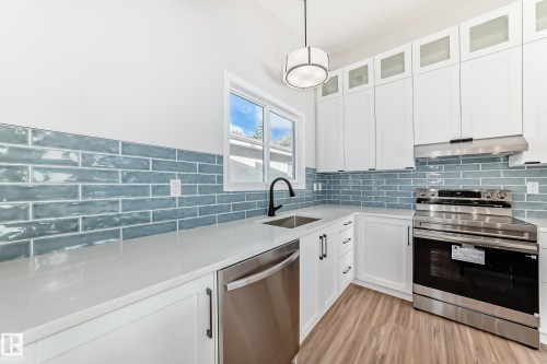 4916 116A Street, Edmonton, AB - Indoor Photo Showing Kitchen With Upgraded Kitchen
