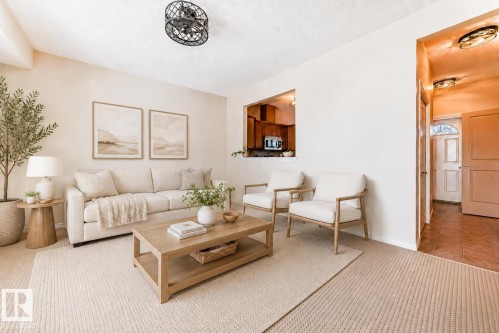 12308 117 Avenue, Edmonton, AB - Indoor Photo Showing Living Room