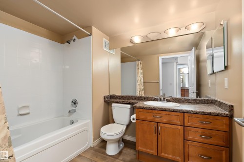 202 7510 89 Street, Edmonton, AB - Indoor Photo Showing Bathroom