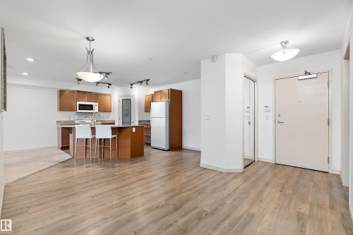 202 7510 89 Street, Edmonton, AB - Indoor Photo Showing Kitchen