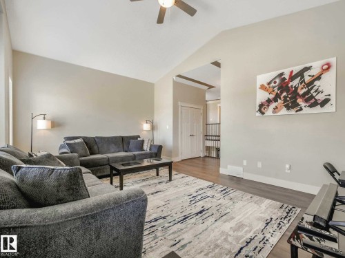 Image quality insufficient for description - 16251 135 Street Nw, Edmonton, AB - Indoor Photo Showing Living Room