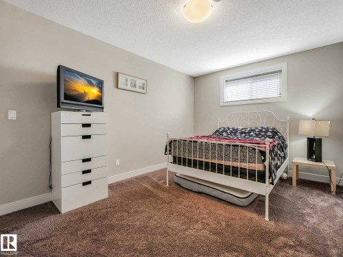 Image quality insufficient for description - 16251 135 Street Nw, Edmonton, AB - Indoor Photo Showing Bedroom