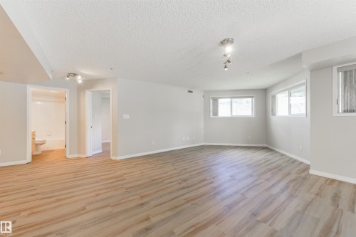 112 10311 111 Street, Edmonton, AB - Indoor Photo Showing Other Room