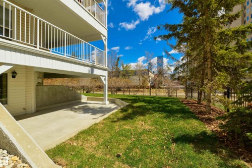 112 10311 111 Street, Edmonton, AB - Outdoor