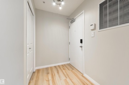 112 10311 111 Street, Edmonton, AB - Indoor Photo Showing Other Room