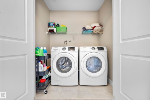 2456 Kelly Circle Circle, Edmonton, AB - Indoor Photo Showing Laundry Room