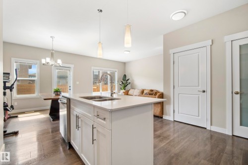 2456 Kelly Circle Circle, Edmonton, AB - Indoor Photo Showing Kitchen With Double Sink