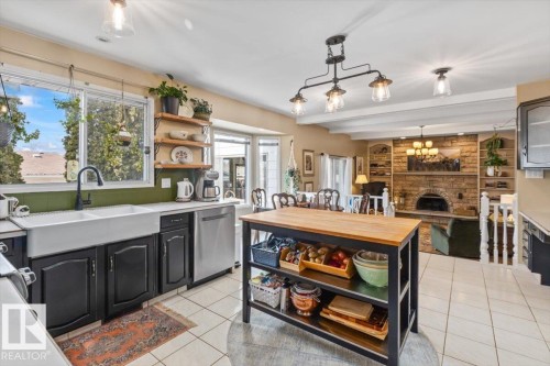 2446 78 Street, Edmonton, AB - Indoor Photo Showing Kitchen