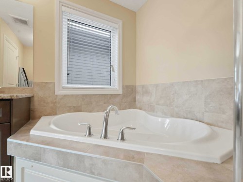 3441 West Landing, Edmonton, AB - Indoor Photo Showing Bathroom
