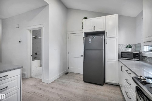 11531 97 Street, Edmonton, AB - Indoor Photo Showing Kitchen