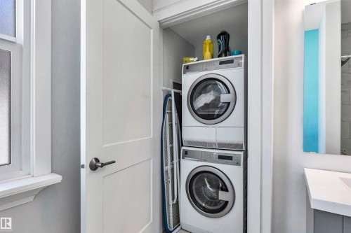 11531 97 Street, Edmonton, AB - Indoor Photo Showing Laundry Room