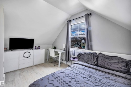 11531 97 Street, Edmonton, AB - Indoor Photo Showing Bedroom