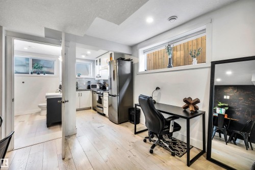 11531 97 Street, Edmonton, AB - Indoor