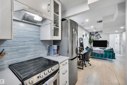 11531 97 Street, Edmonton, AB - Indoor Photo Showing Kitchen