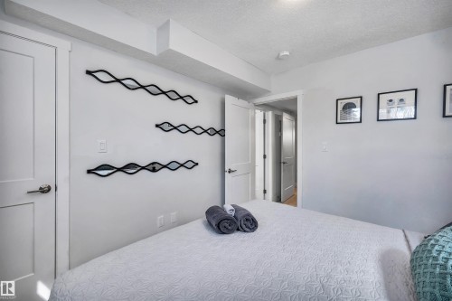 11531 97 Street, Edmonton, AB - Indoor Photo Showing Bedroom