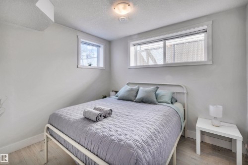11531 97 Street, Edmonton, AB - Indoor Photo Showing Bedroom