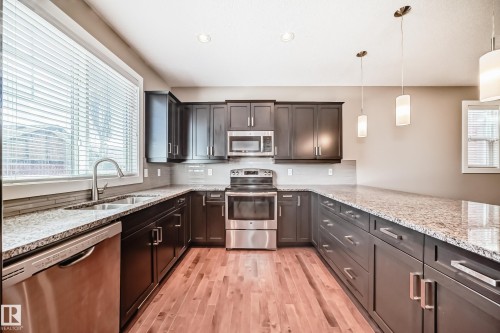 7293 Morgan Road, Edmonton, AB - Indoor Photo Showing Kitchen With Stainless Steel Kitchen With Double Sink With Upgraded Kitchen