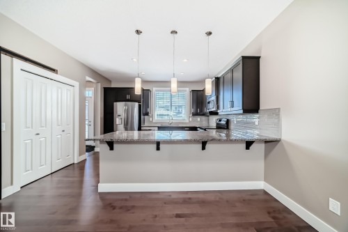 7293 Morgan Road, Edmonton, AB - Indoor Photo Showing Kitchen With Upgraded Kitchen