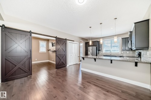 7293 Morgan Road, Edmonton, AB - Indoor Photo Showing Kitchen With Upgraded Kitchen