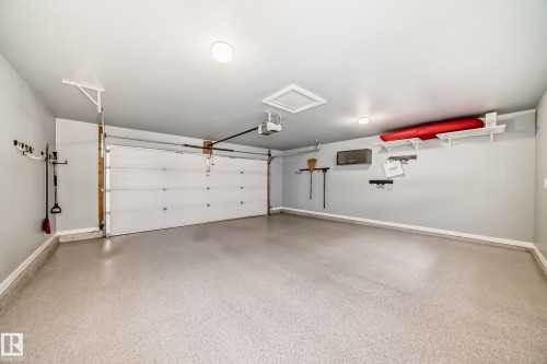 7293 Morgan Road, Edmonton, AB - Indoor Photo Showing Garage